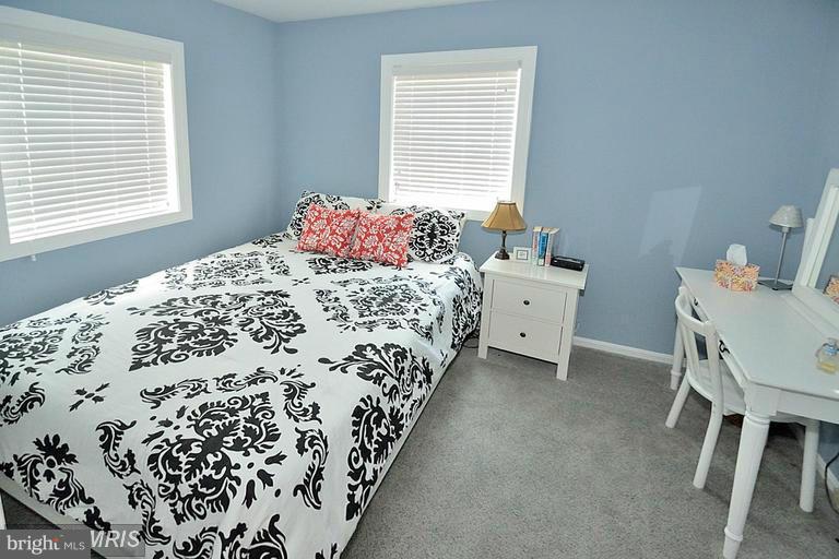 KINGS PARK WEST - Residential Lease