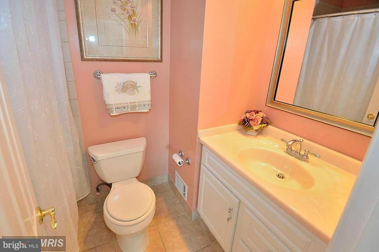 KINGS PARK WEST - Residential Lease