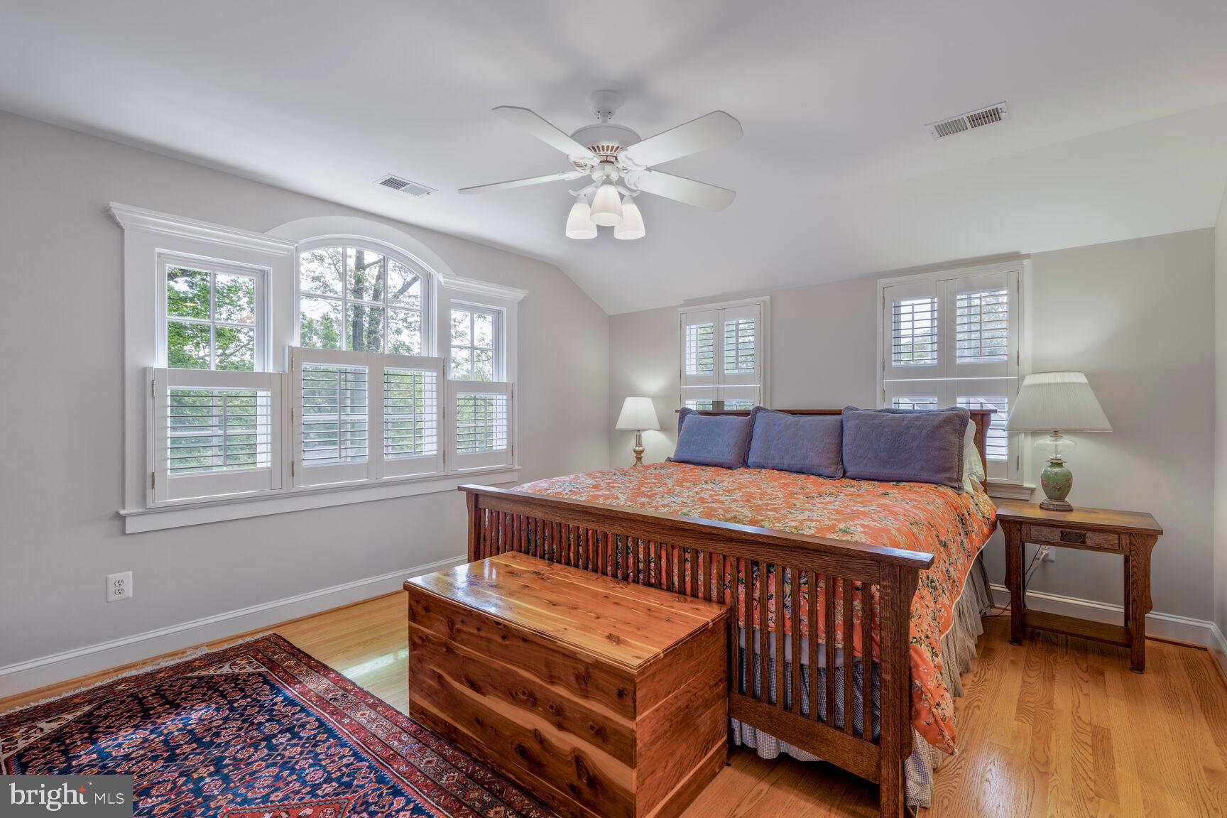 WALNUT HILL - Residential