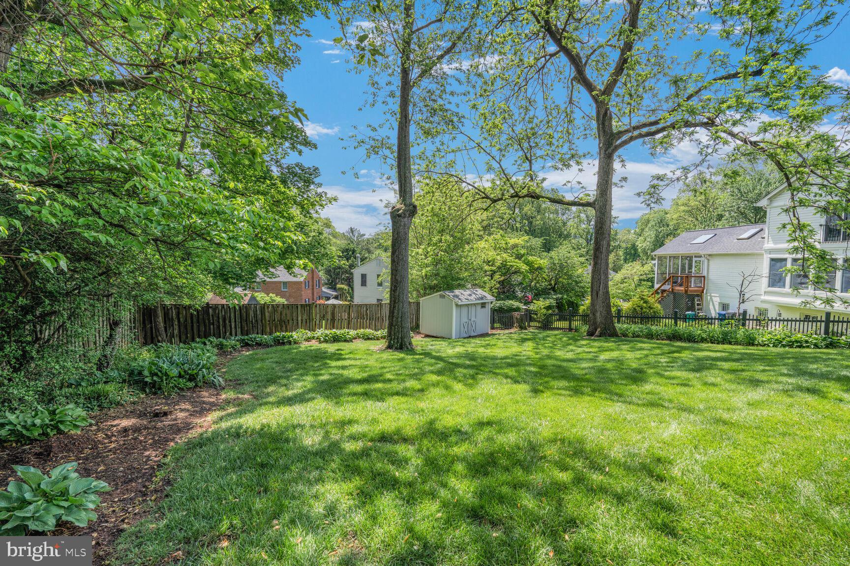 WALNUT HILL - Residential