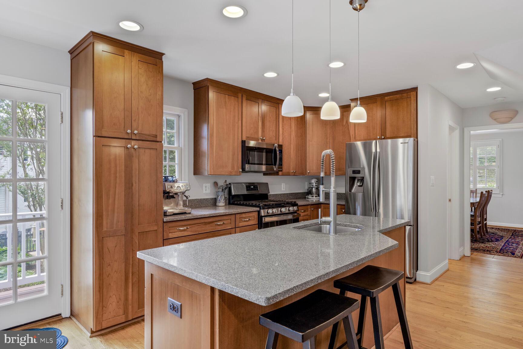 WALNUT HILL - Residential