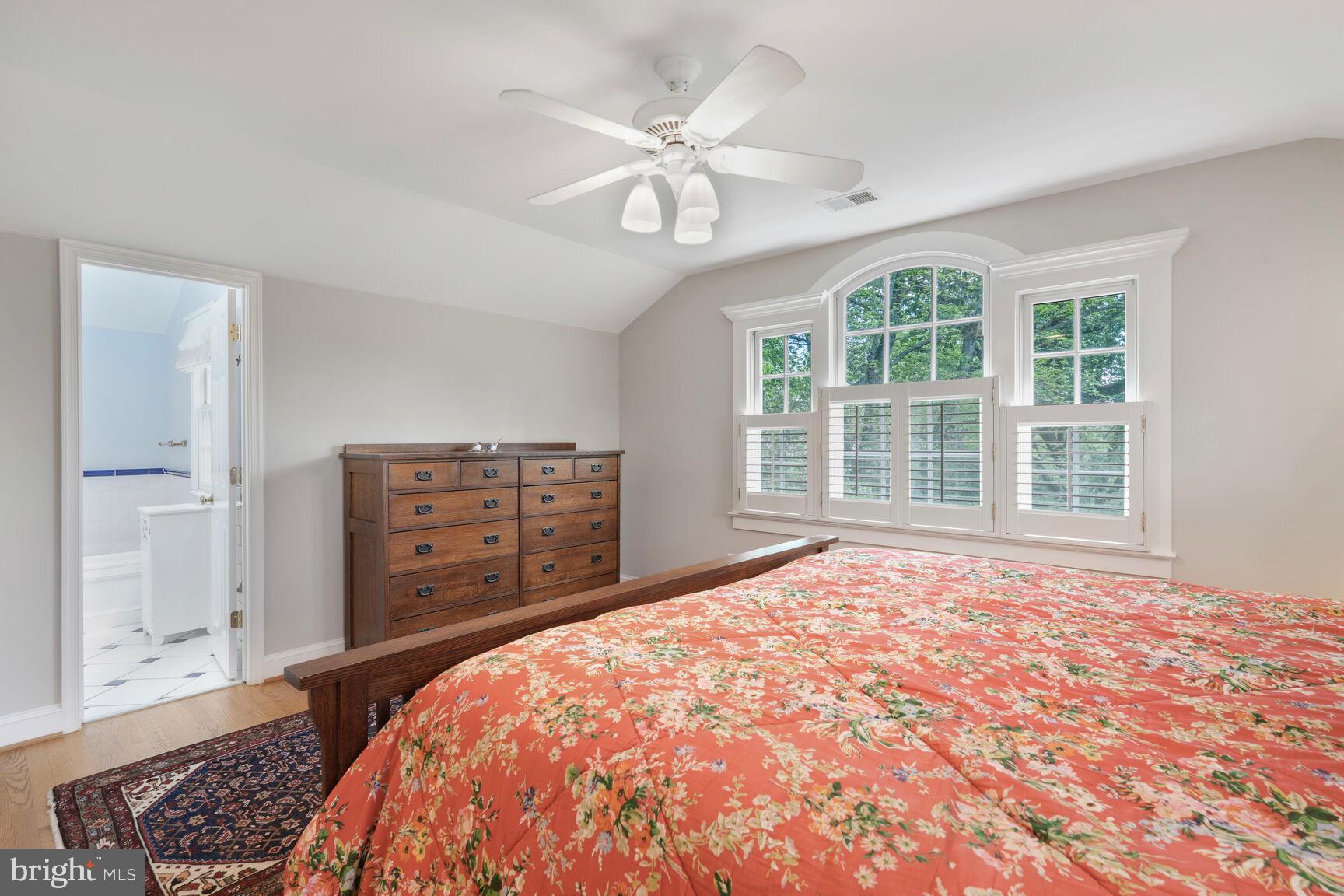 WALNUT HILL - Residential