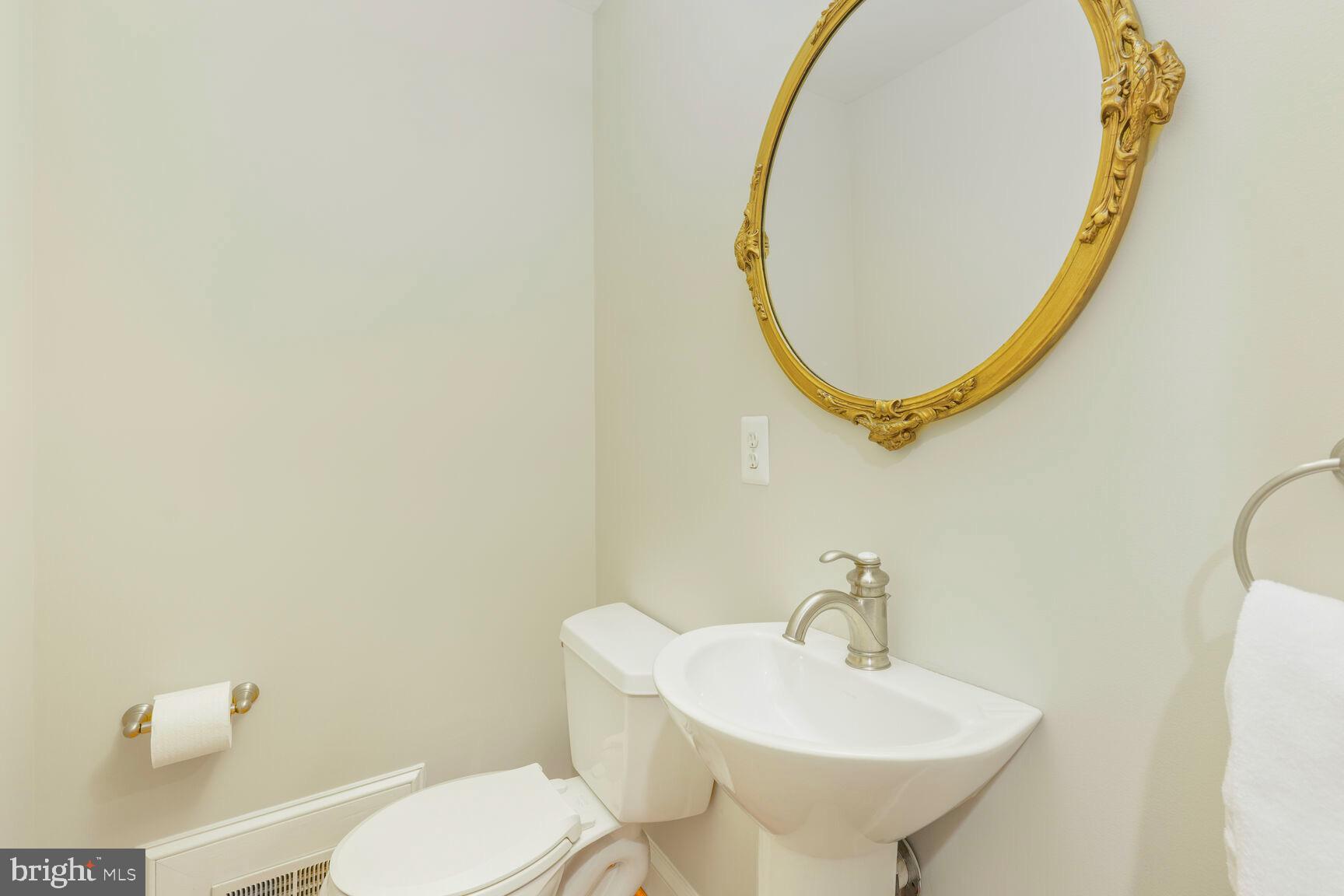 WALNUT HILL - Residential