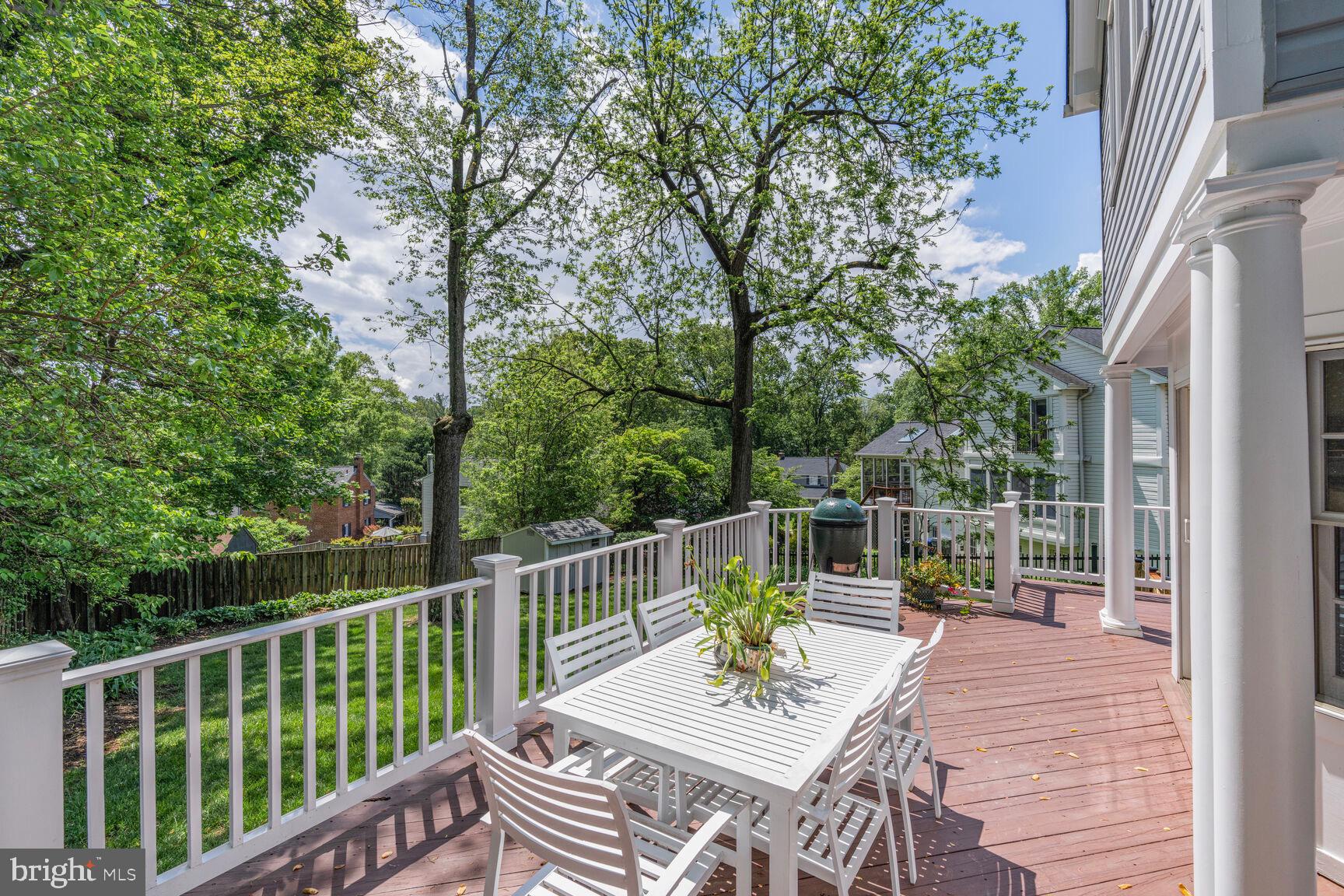 WALNUT HILL - Residential