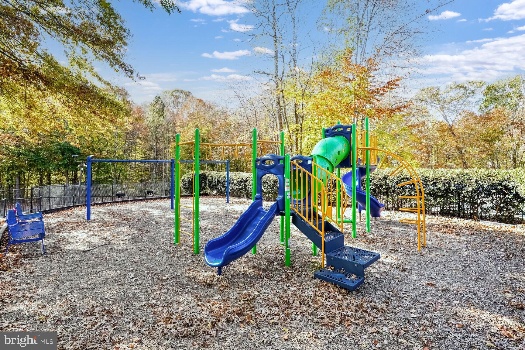 MEADOWBROOK WOODS - Residential