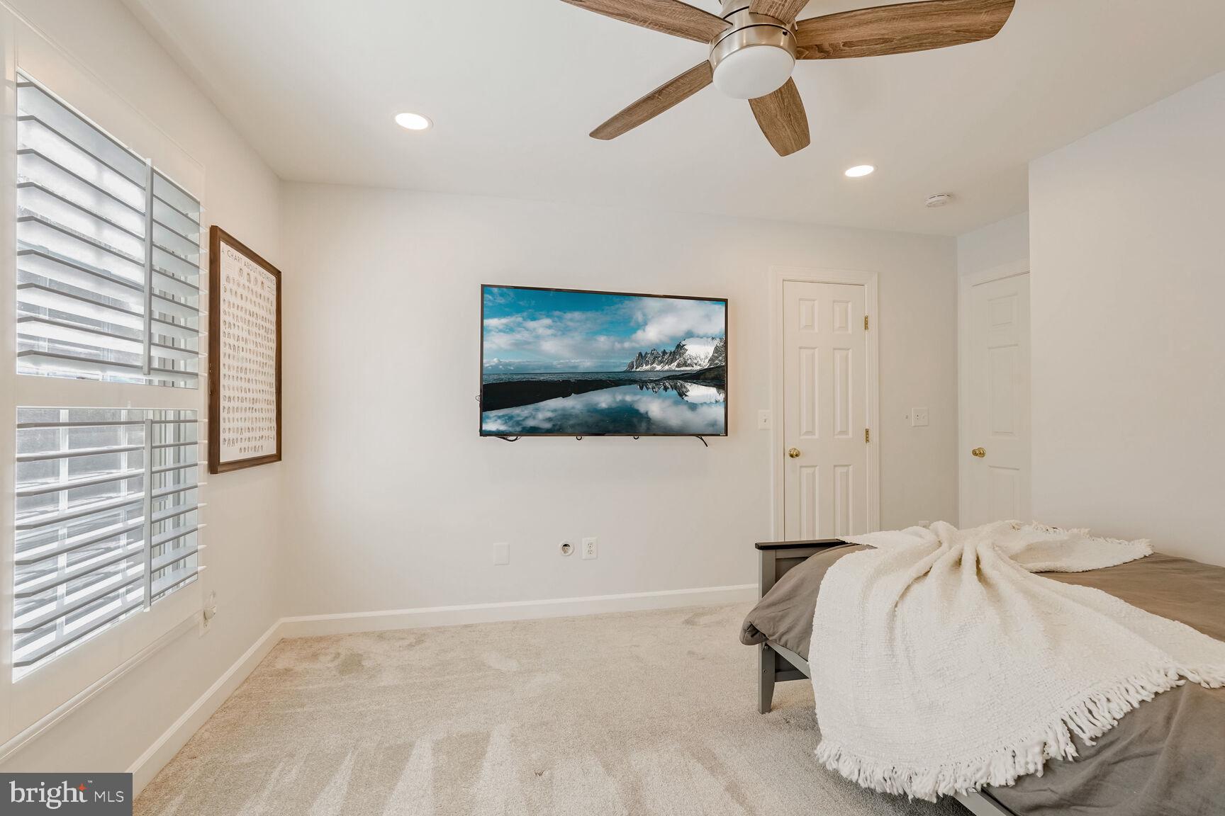 MEADOWBROOK WOODS - Residential