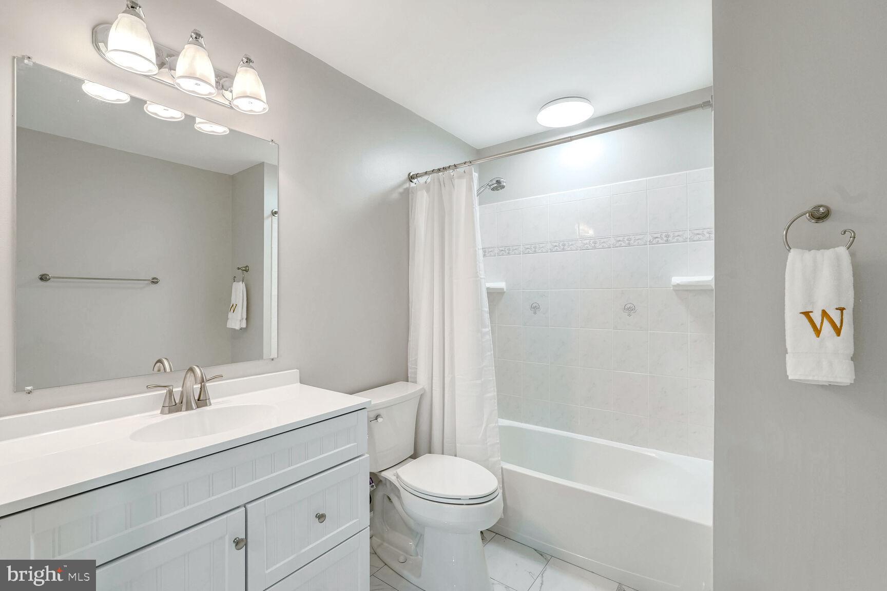 MEADOWBROOK WOODS - Residential