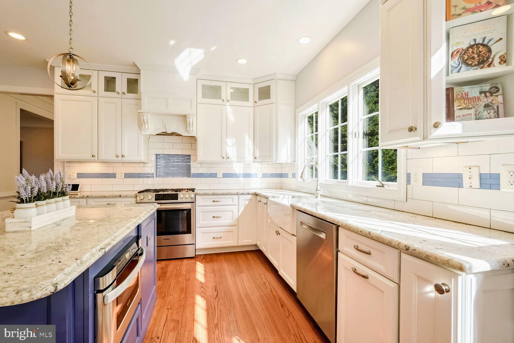 MEADOWBROOK WOODS - Residential