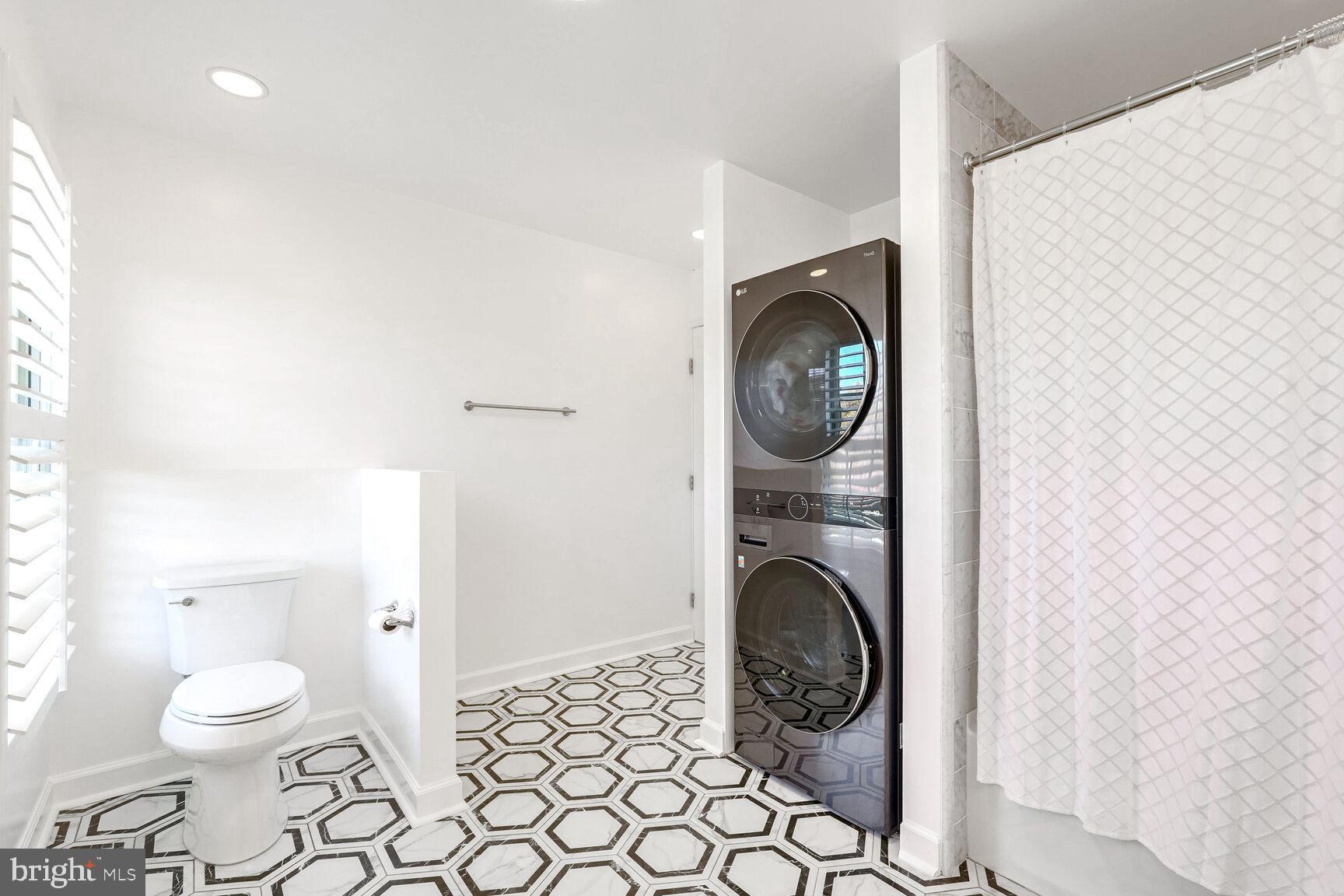 MEADOWBROOK WOODS - Residential