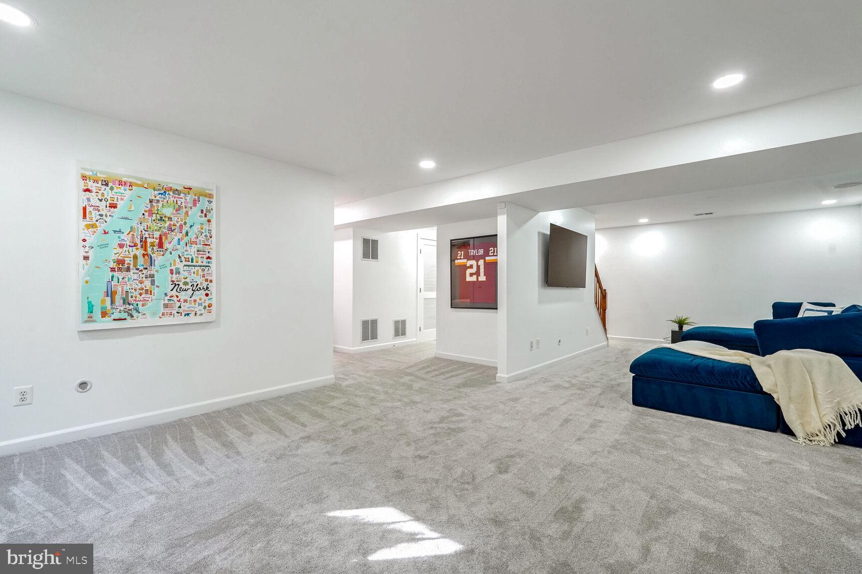 MEADOWBROOK WOODS - Residential