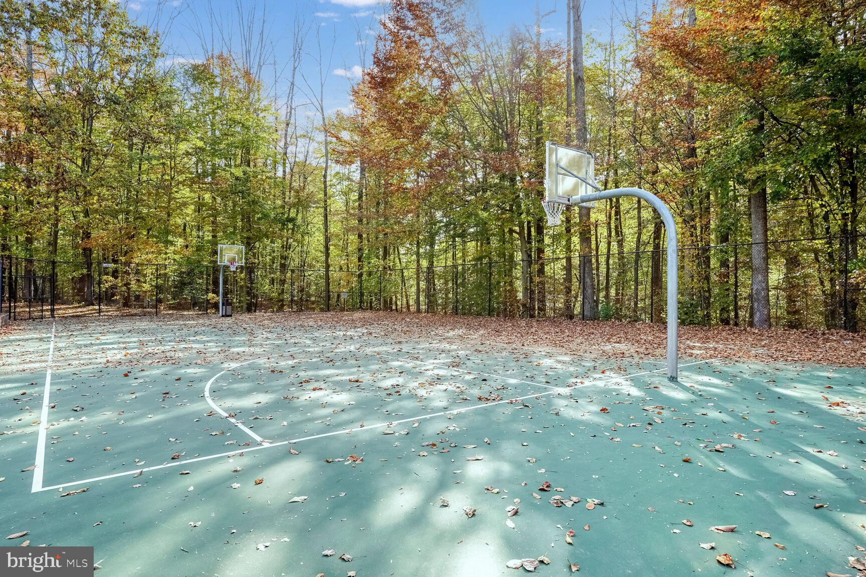 MEADOWBROOK WOODS - Residential