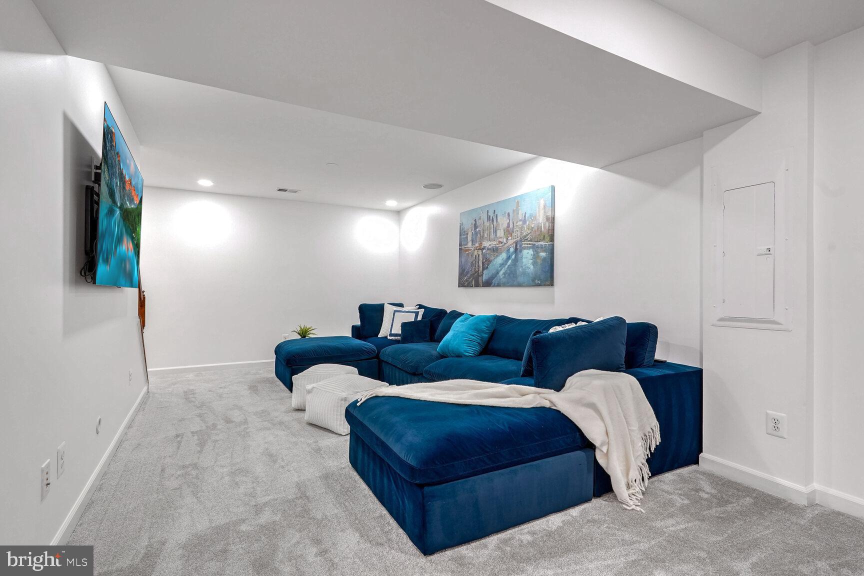 MEADOWBROOK WOODS - Residential