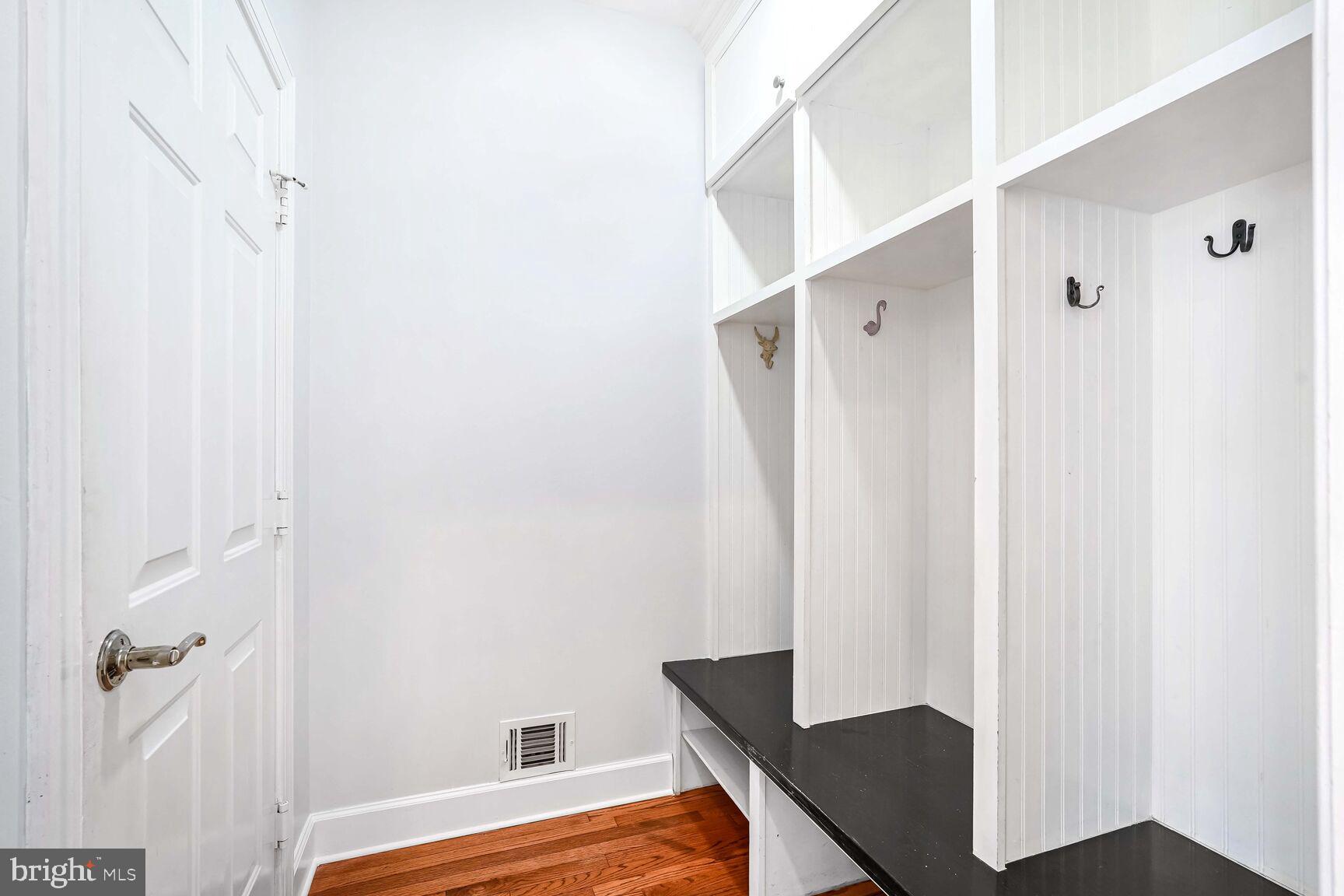 MEADOWBROOK WOODS - Residential