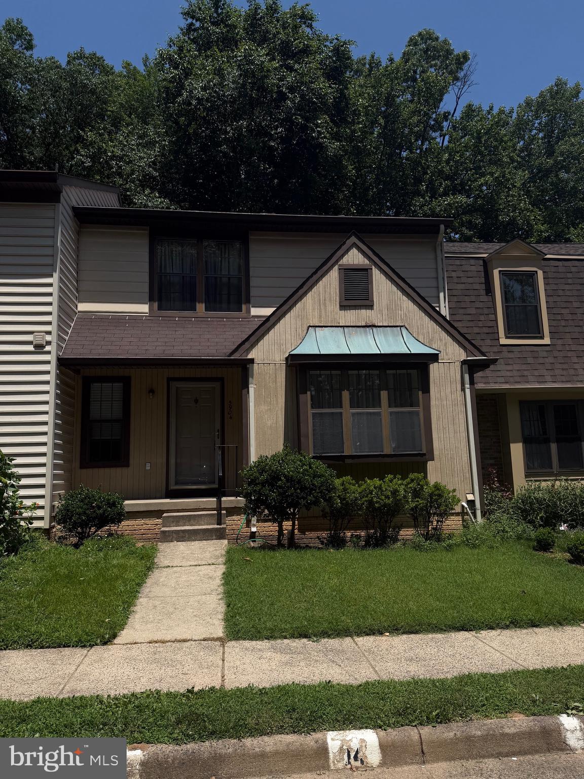 5904 ROBERTS COMMON COURT
