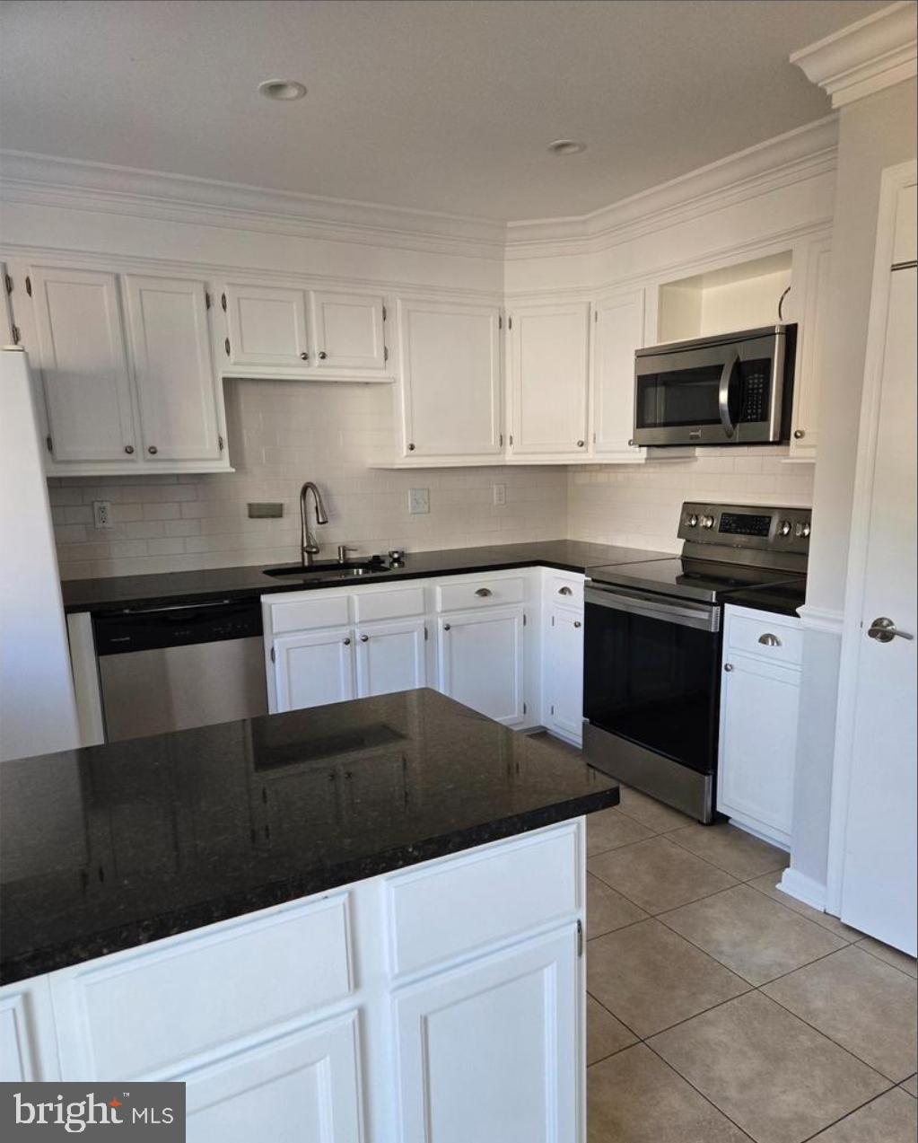 LITTLE ROCKY RUN - Residential Lease