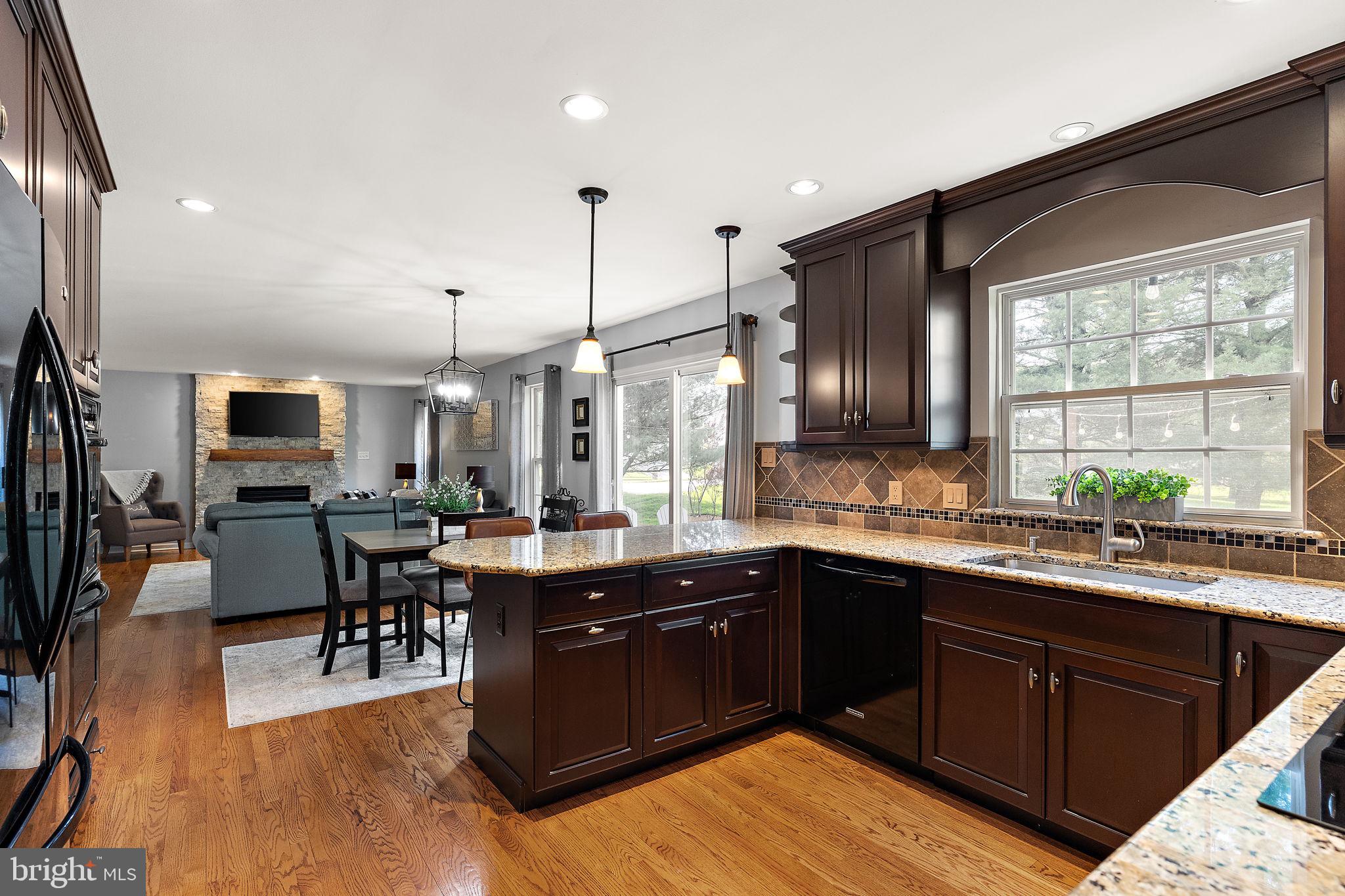 SUNSET MEADOWS - Residential