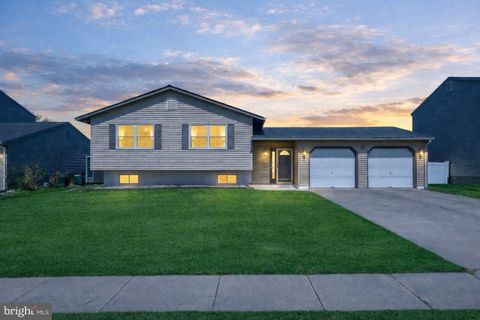 12 RADKA DRIVE NEWARK DE 19702