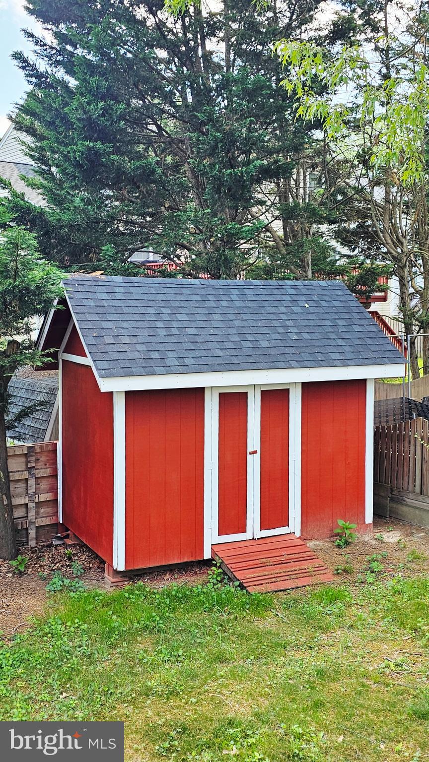 FOX CHASE WOODS - Residential