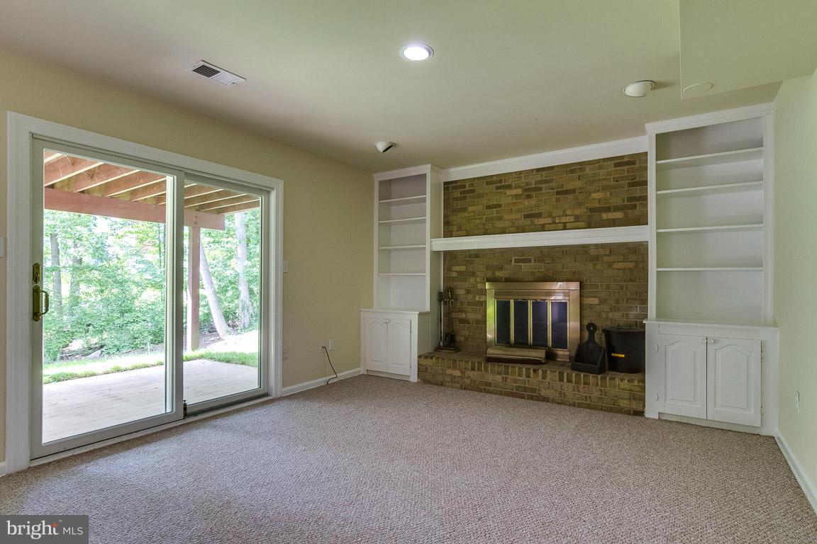 COUNTRY CLUB/LAKE MONTCLAIR - Residential