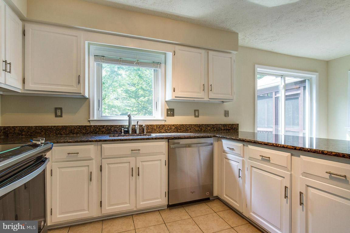 COUNTRY CLUB/LAKE MONTCLAIR - Residential