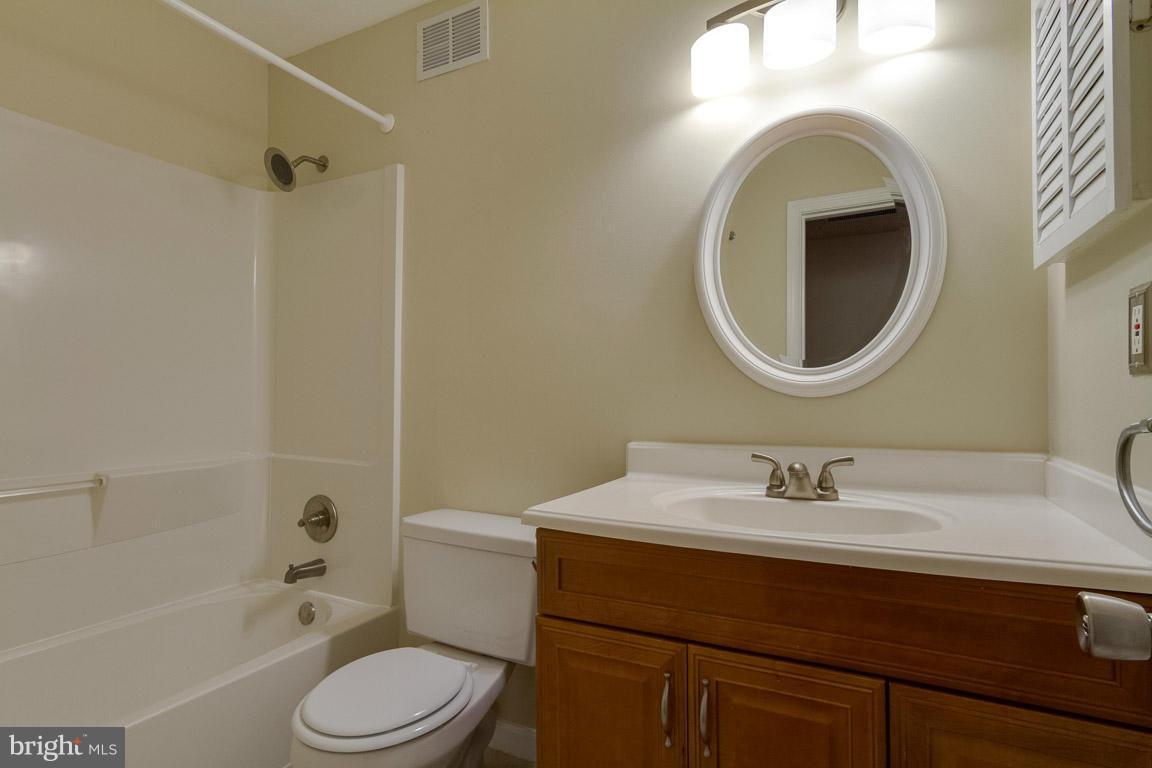 COUNTRY CLUB/LAKE MONTCLAIR - Residential