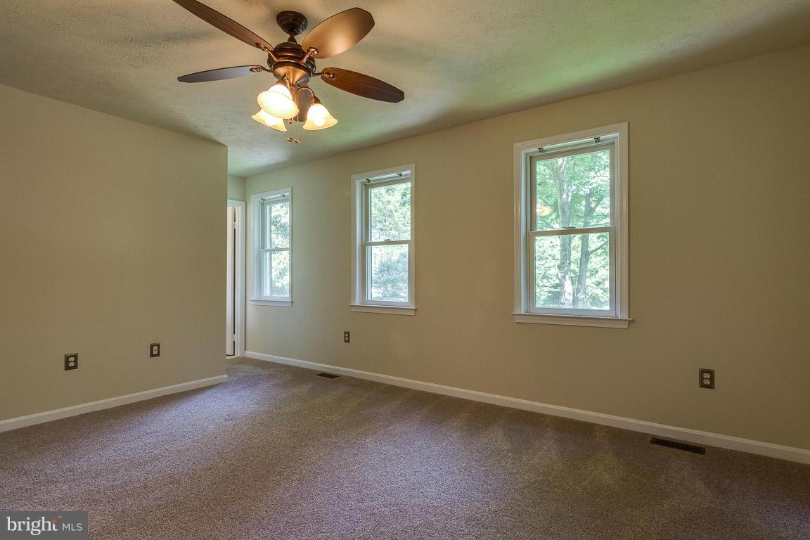 COUNTRY CLUB/LAKE MONTCLAIR - Residential