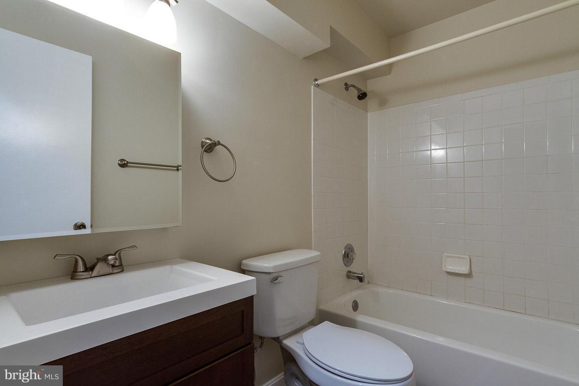 COUNTRY CLUB/LAKE MONTCLAIR - Residential