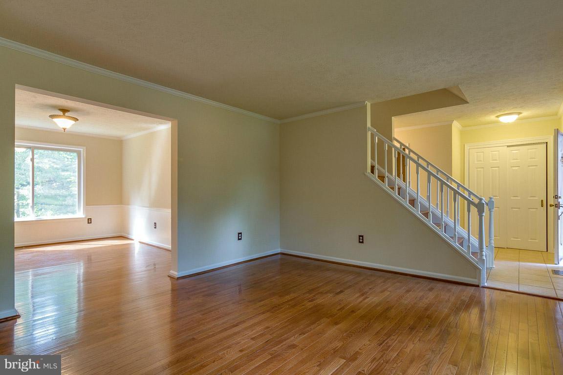 COUNTRY CLUB/LAKE MONTCLAIR - Residential