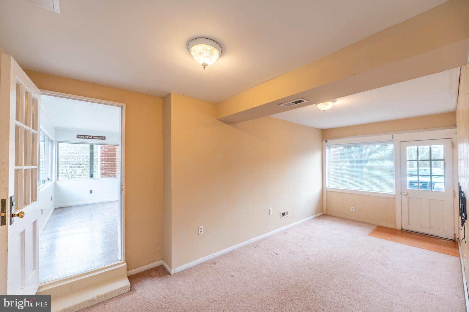 SKIPPACK - Residential Lease