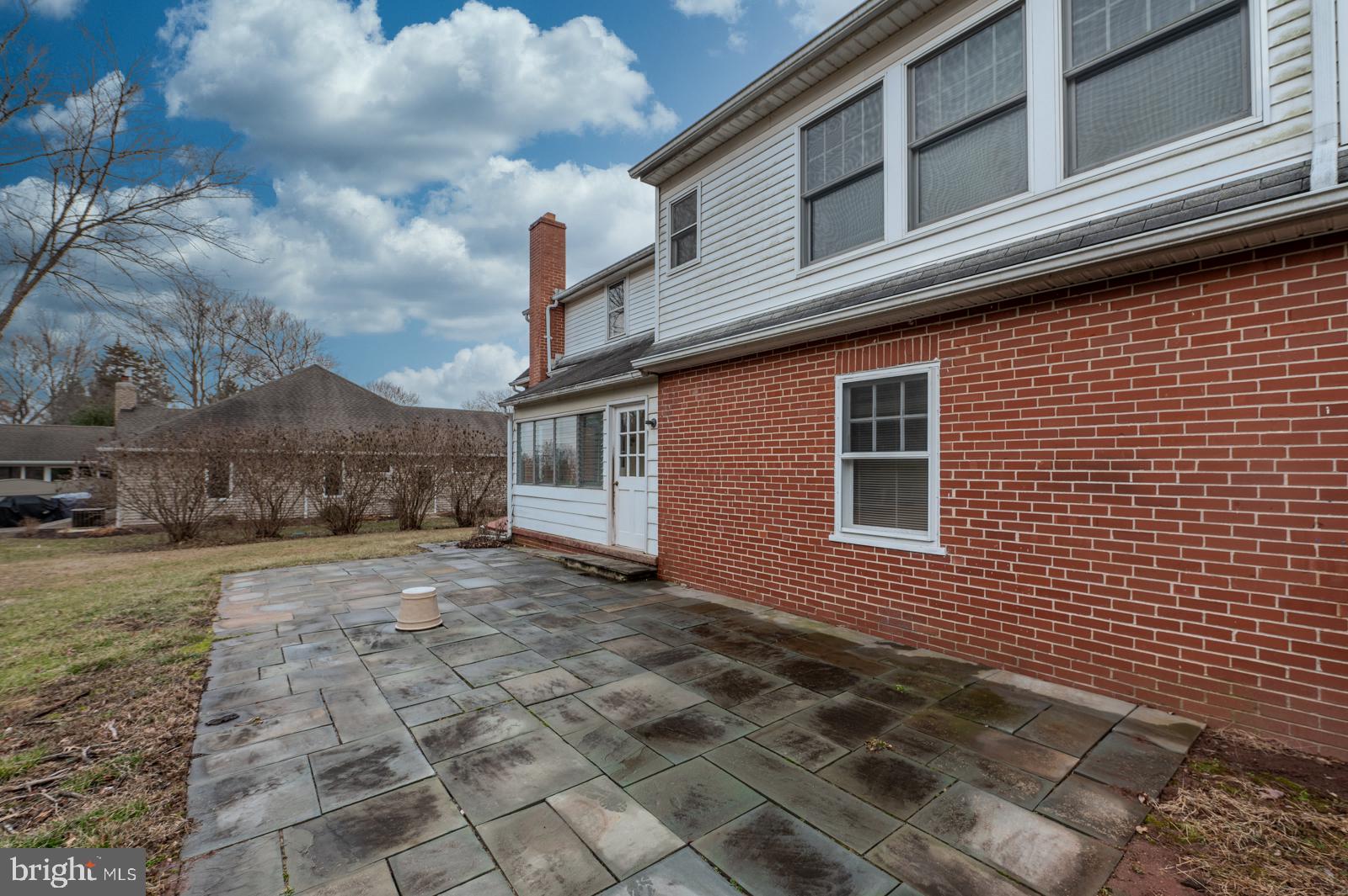 SKIPPACK - Residential Lease