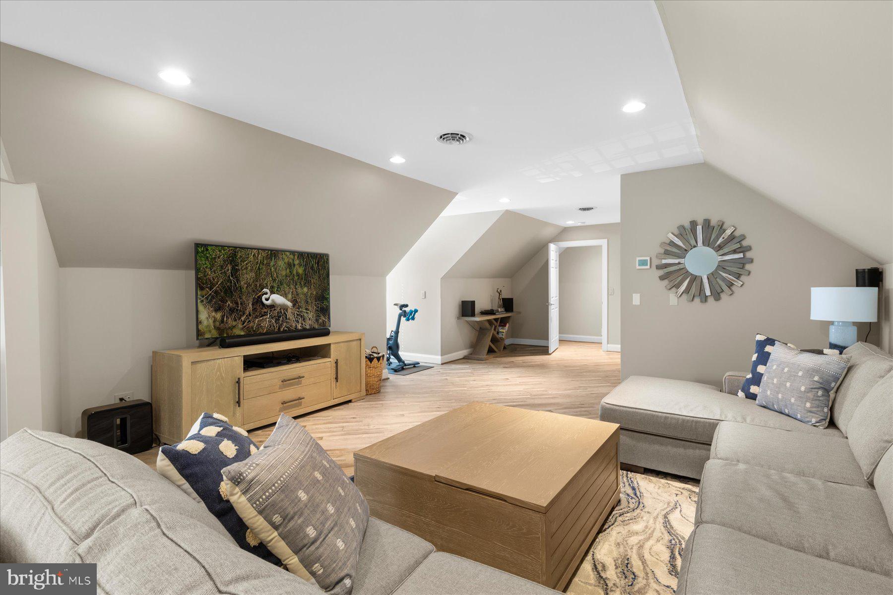 PARKERS POINTE - Residential