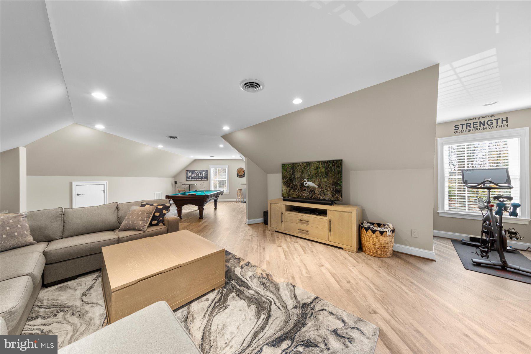 PARKERS POINTE - Residential