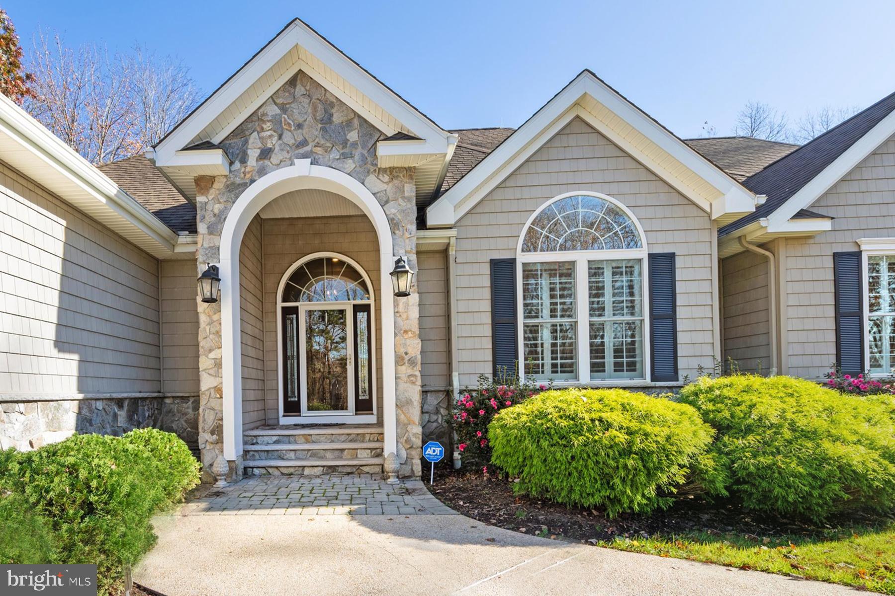 PARKERS POINTE - Residential