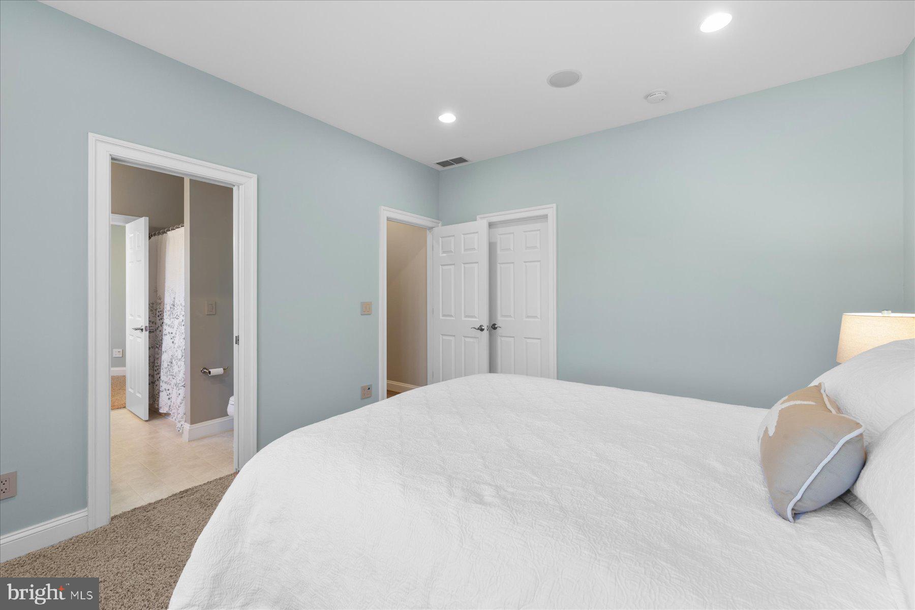 PARKERS POINTE - Residential