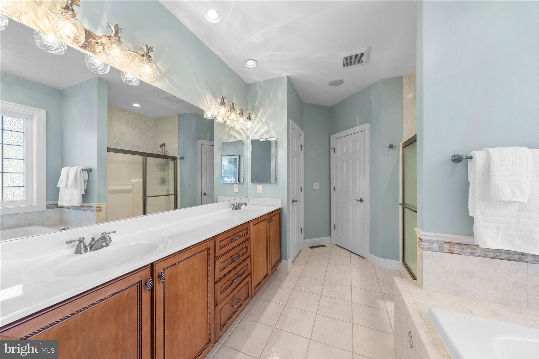 PARKERS POINTE - Residential