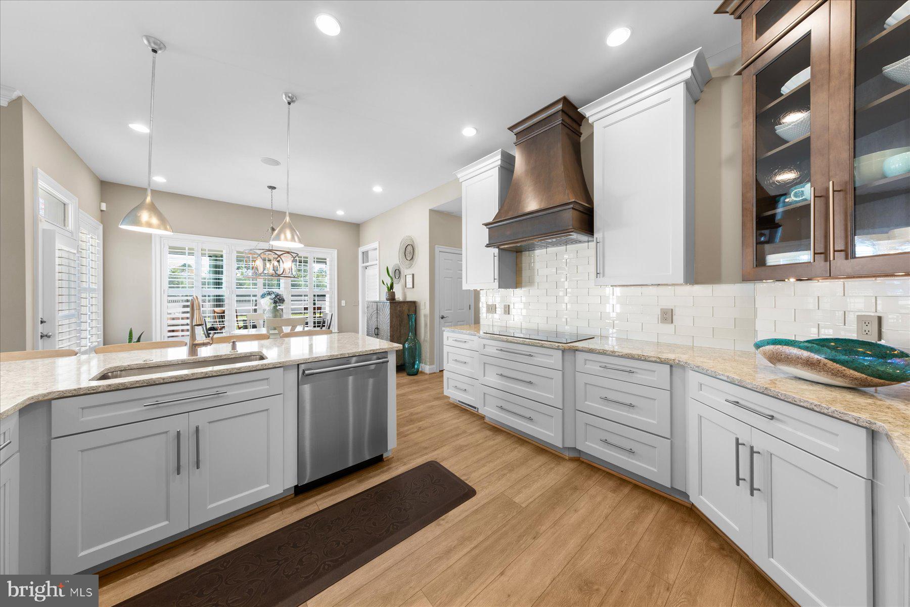 PARKERS POINTE - Residential