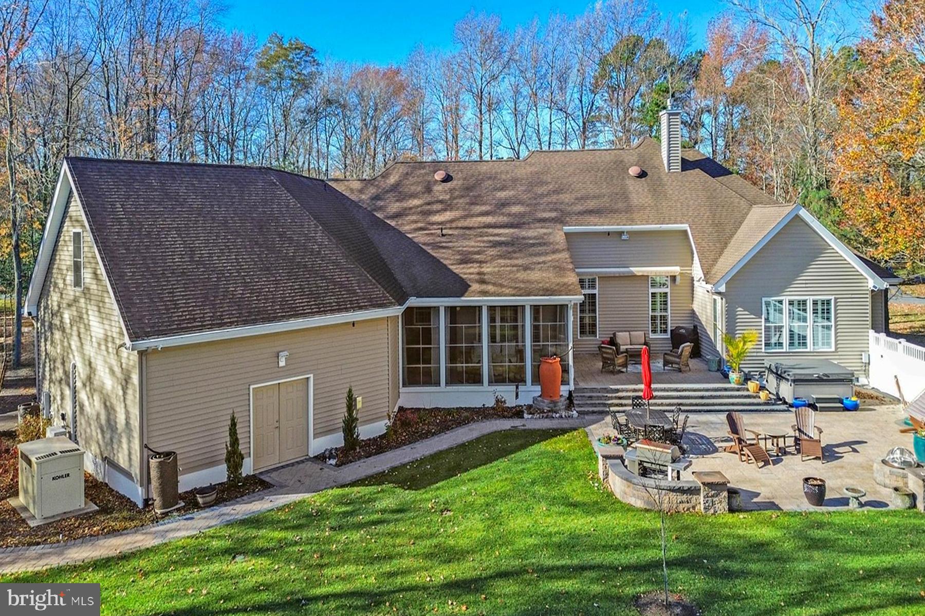 PARKERS POINTE - Residential