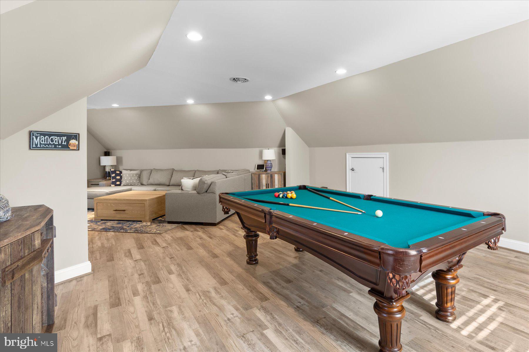 PARKERS POINTE - Residential