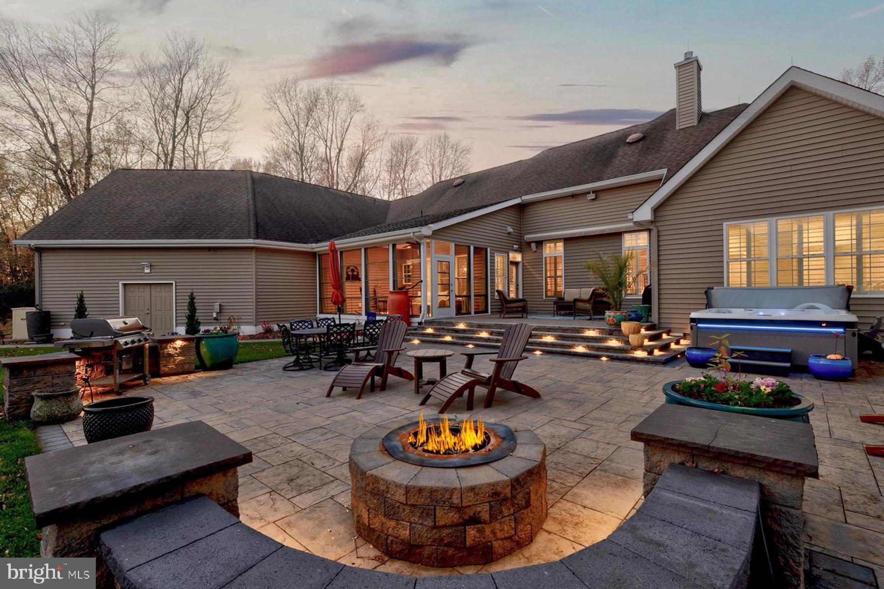 PARKERS POINTE - Residential