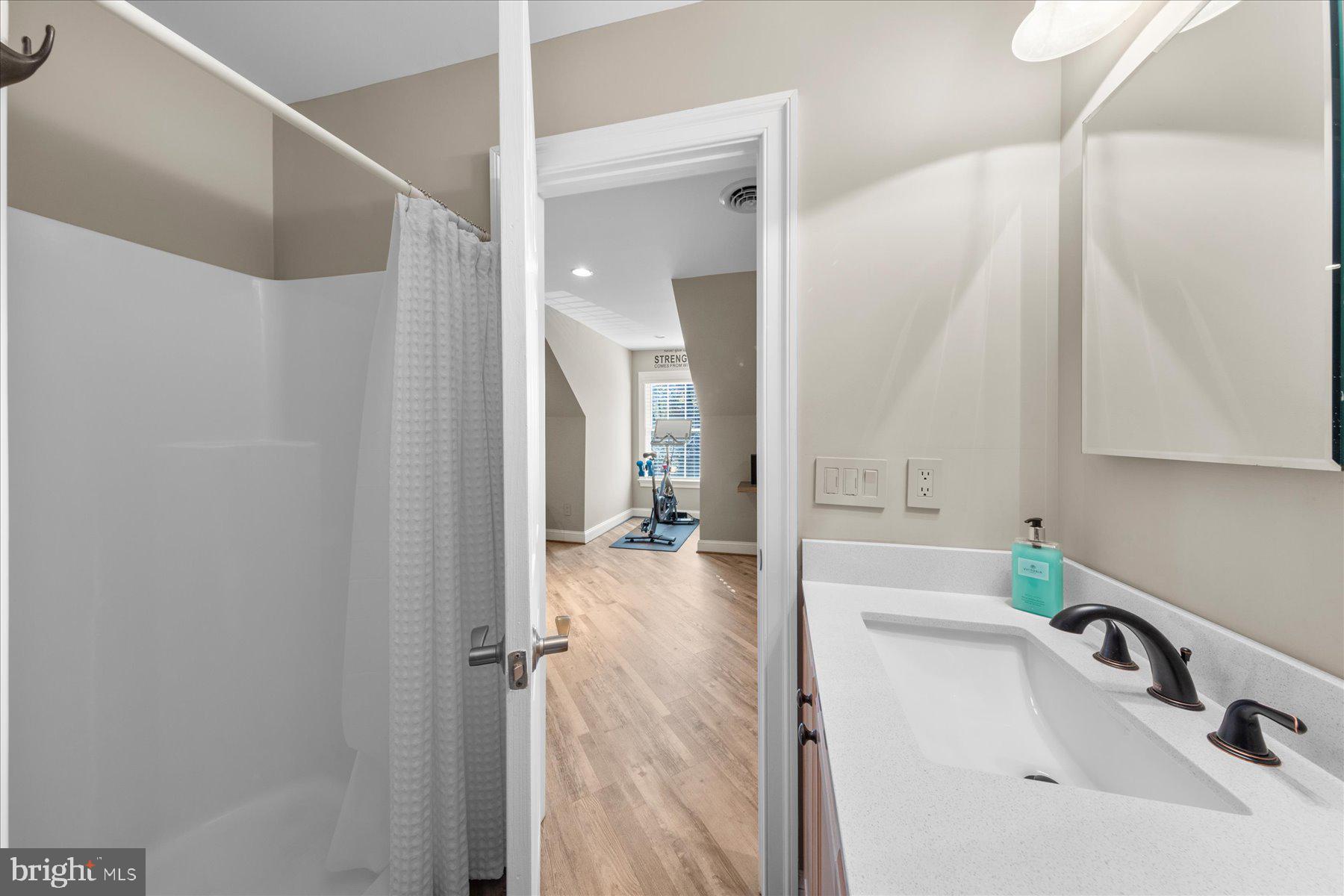 PARKERS POINTE - Residential