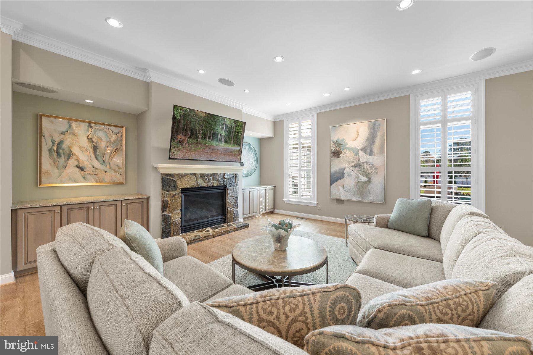 PARKERS POINTE - Residential