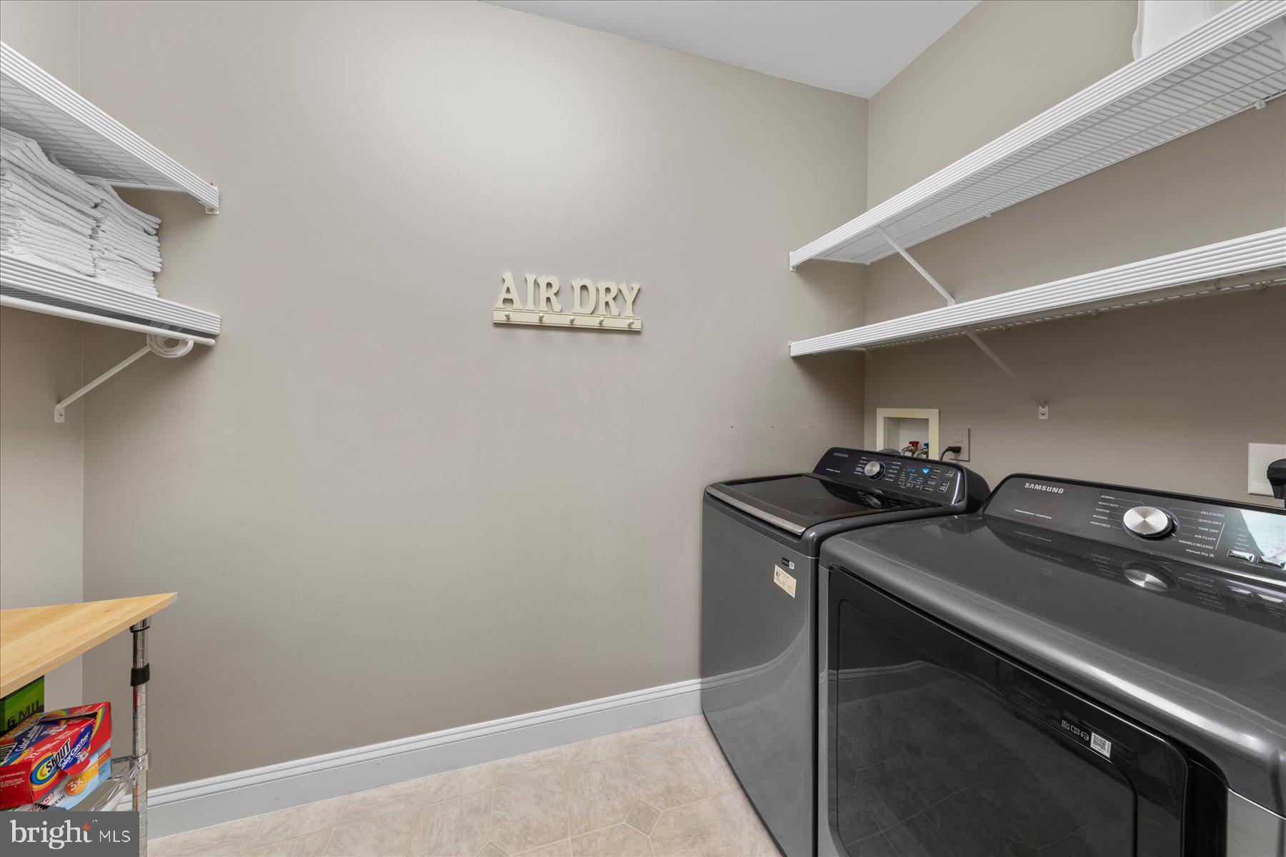 PARKERS POINTE - Residential