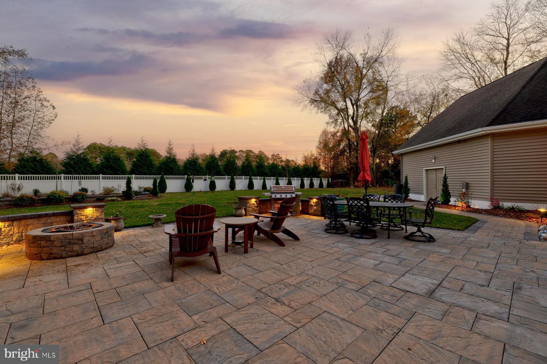 PARKERS POINTE - Residential