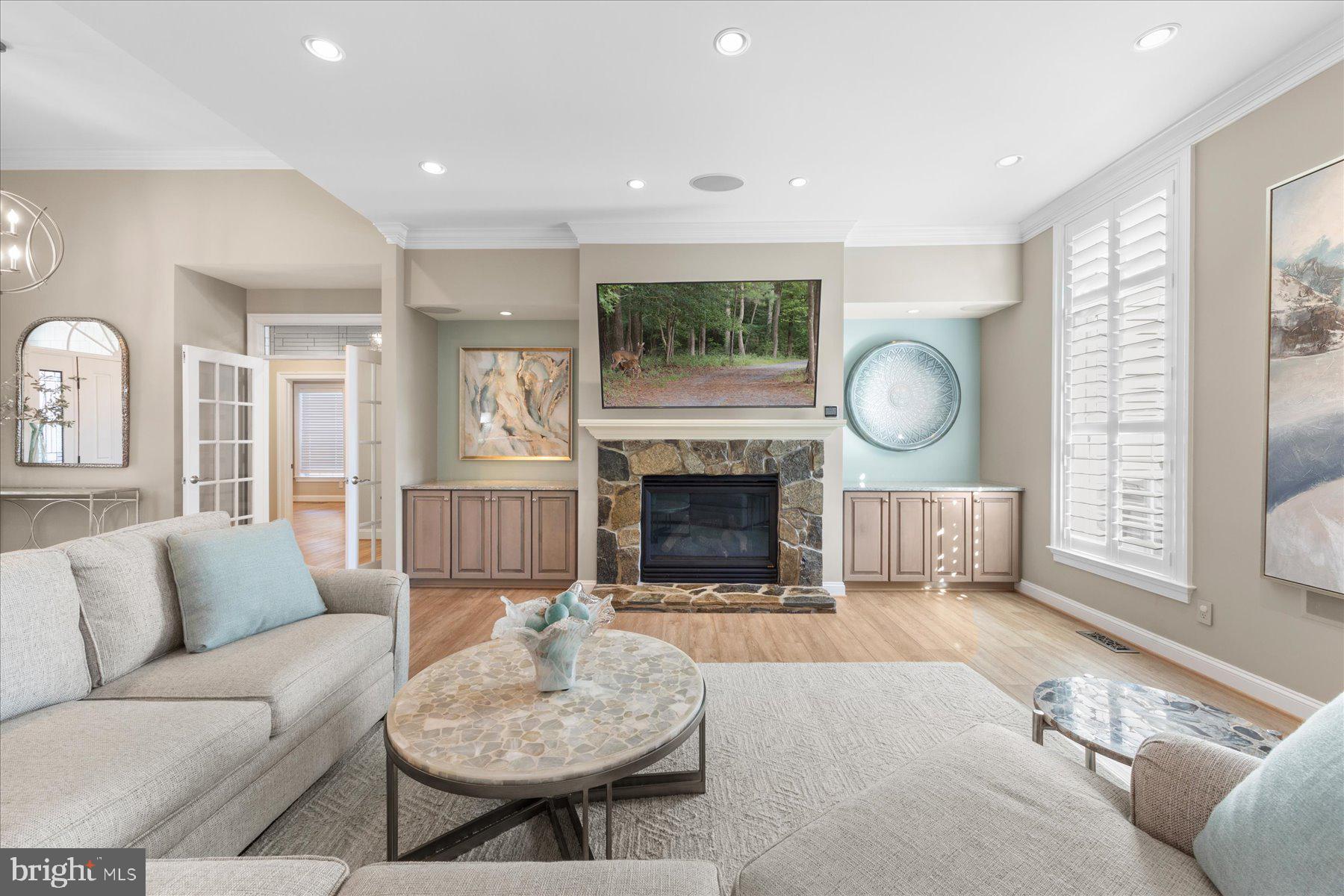 PARKERS POINTE - Residential