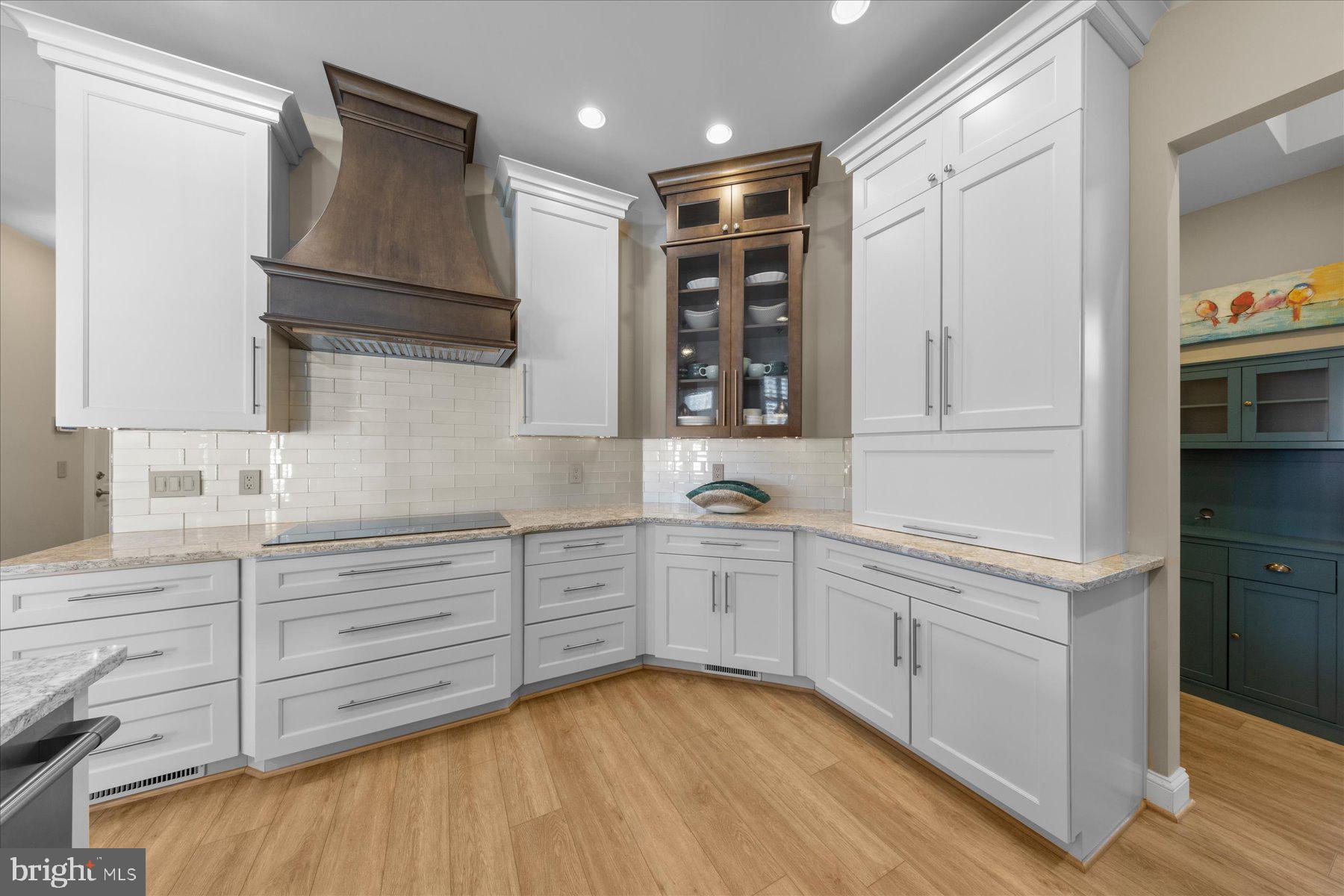 PARKERS POINTE - Residential