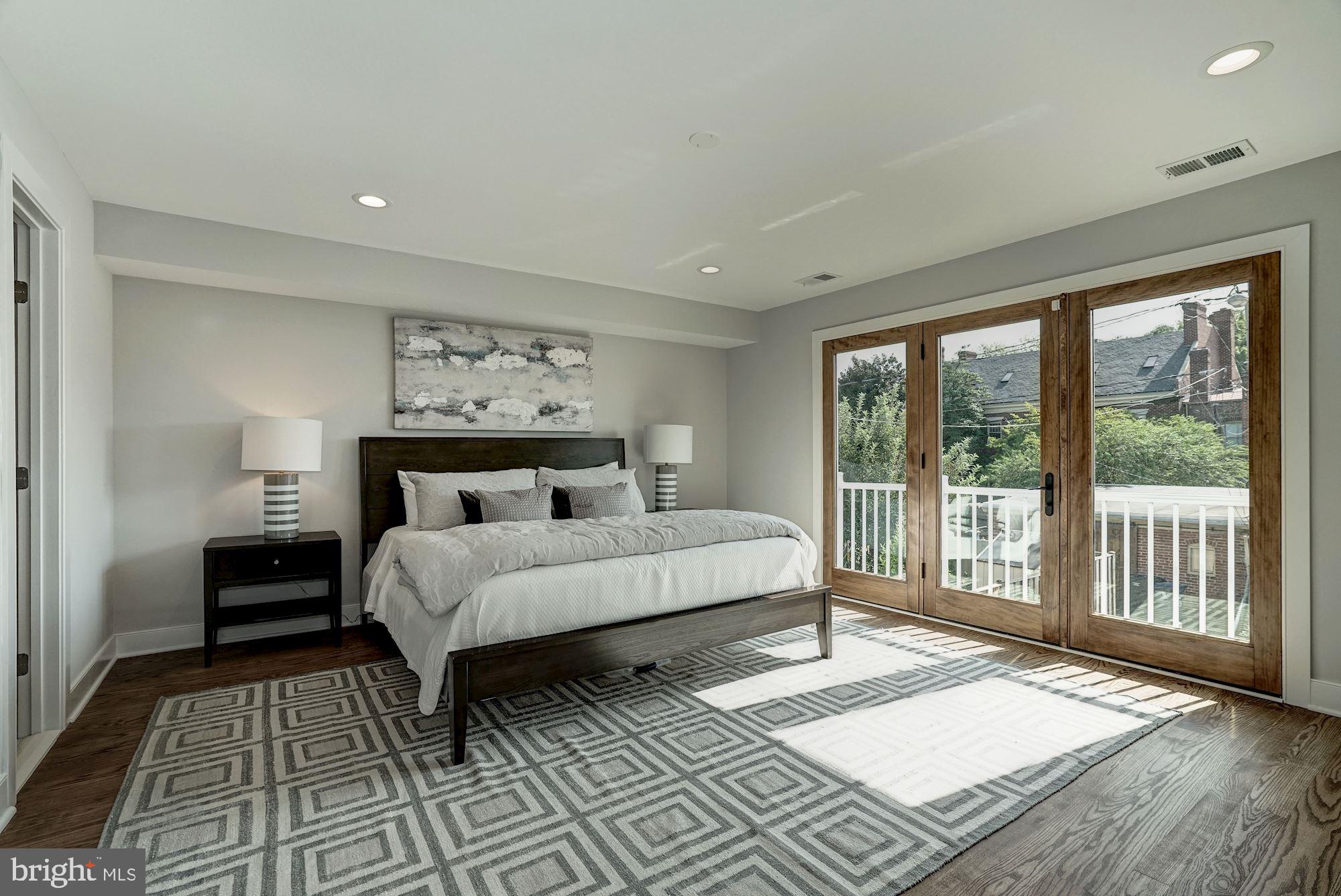 OLD TOWN ALEXANDRIA - Residential