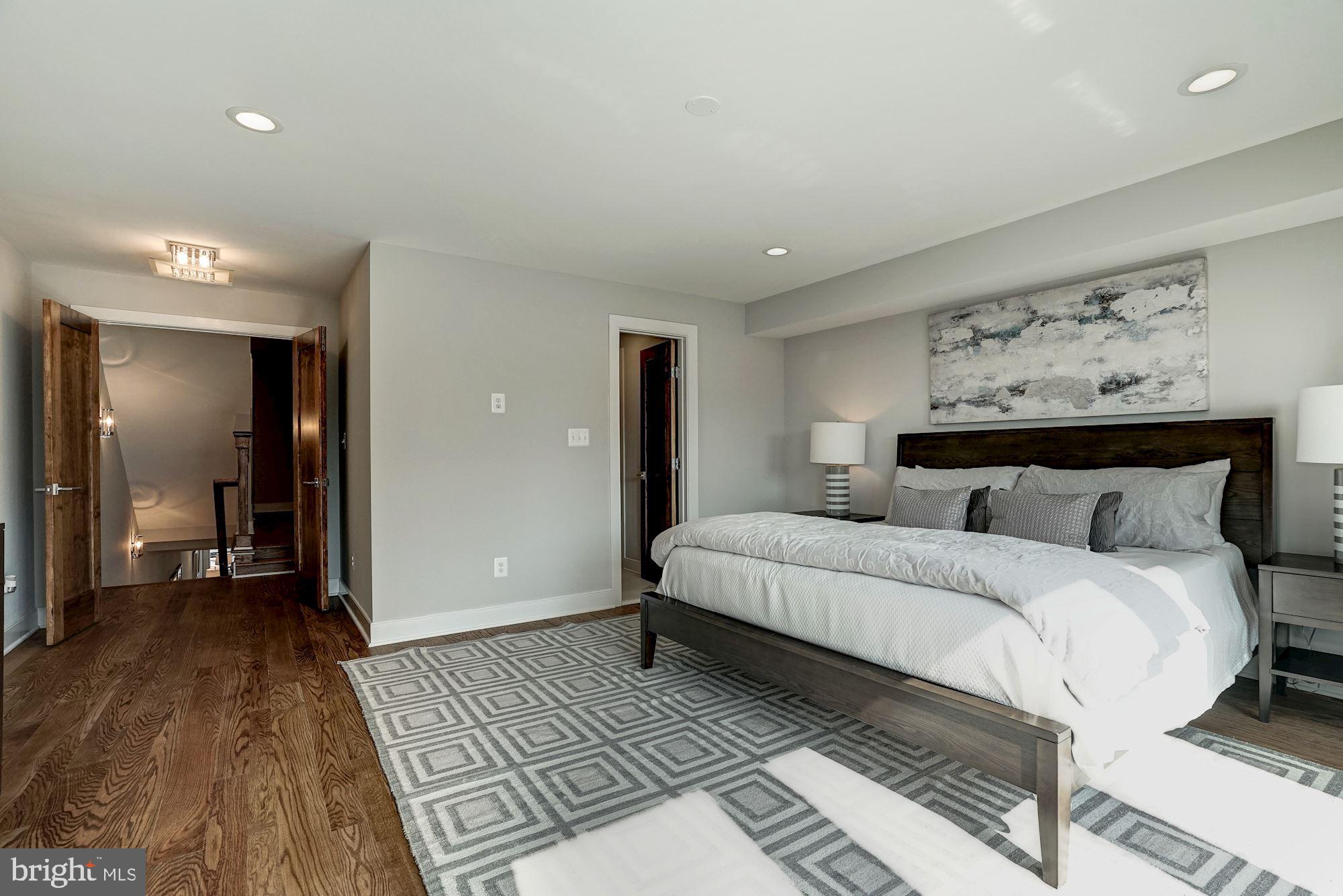 OLD TOWN ALEXANDRIA - Residential