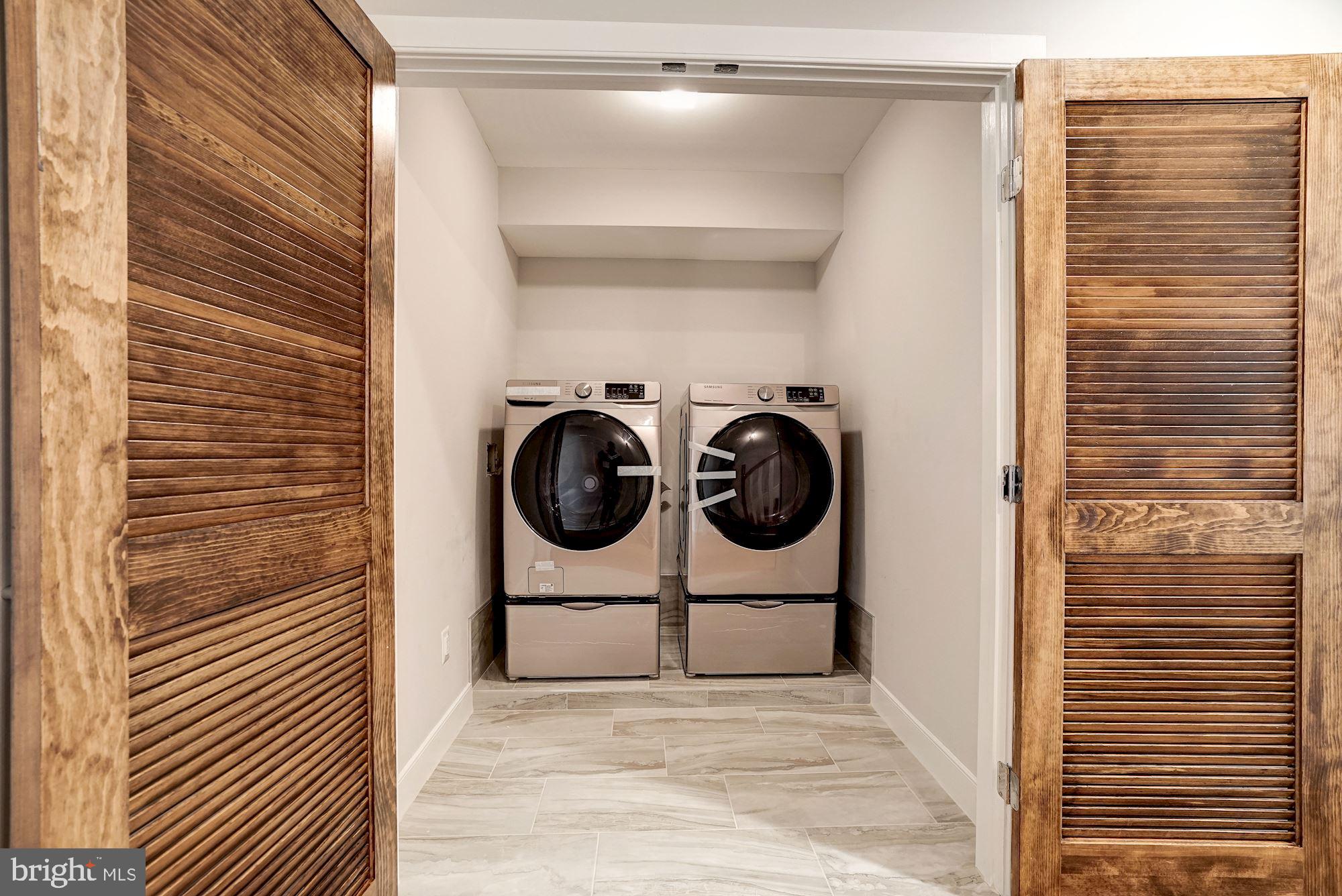 OLD TOWN ALEXANDRIA - Residential