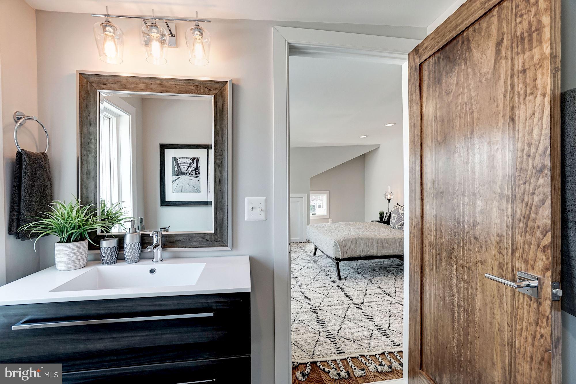 OLD TOWN ALEXANDRIA - Residential