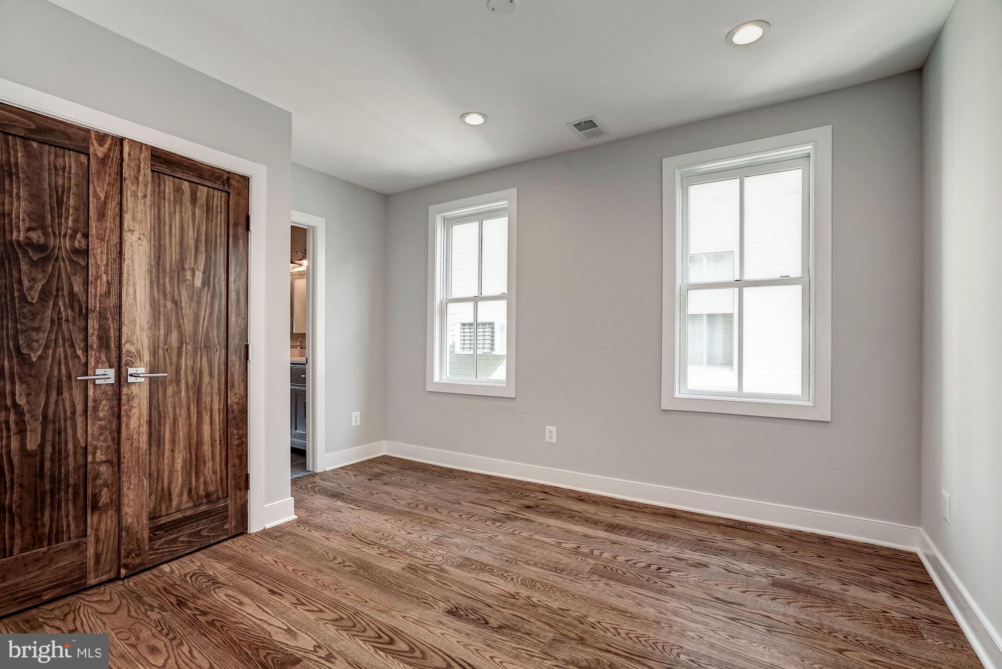 OLD TOWN ALEXANDRIA - Residential